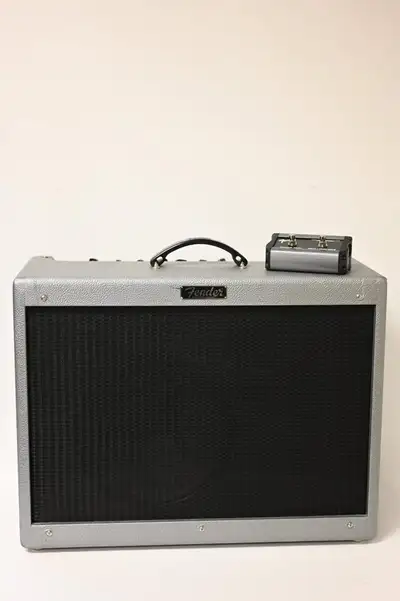 Guitar Amp Fender Hot Rod Deluxe III FSR Limited Editon in Silver Bullet 3-Channel 40-Watt 1x12 come...