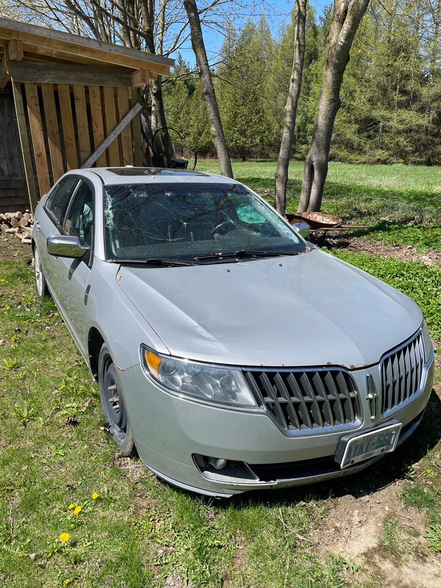 2010 Lincoln MKZ in Cars & Trucks in Kitchener / Waterloo - Image 2