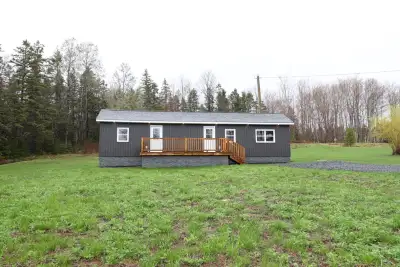 1758 Greenfield Road Description: Enjoy cozy, simplified living in this well-maintained, fully renov...