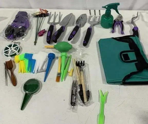 NEW Garden Tools Set 83 Piece, Succulent Included, Heavy Duty in Outdoor Tools & Storage in London - Image 9