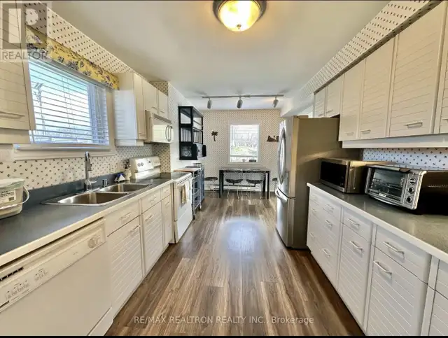 Room for Rent, Waterfront Property in Room Rentals & Roommates in Kawartha Lakes - Image 8