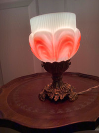 Vtg L&L WMC Two Tone Art Glass Lamp w an Ornate Gilt Metal Base