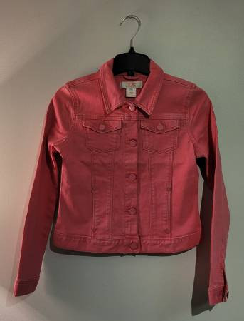 Youth Girls Size 14 Pink Color Denim Jacket in Kids & Youth in Burnaby/New Westminster