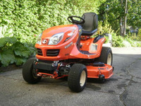 Kubota GR 2120 lawn tractor