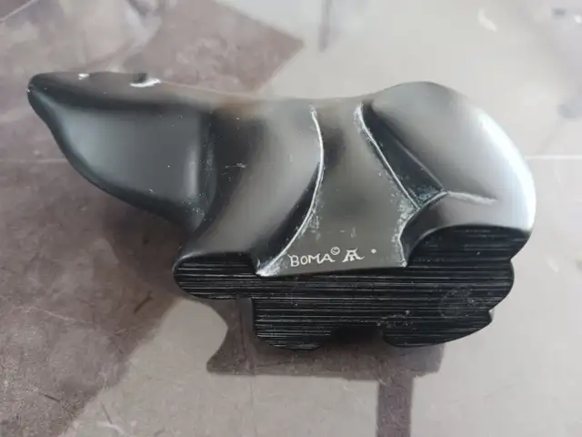 Native carved Bears in Arts & Collectibles in Penticton - Image 6