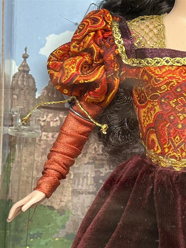 Vintage 2002 Princess of the Portuguese Empire™ Barbie doll in Arts & Collectibles in Edmonton - Image 8