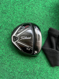 Right handed Titleist 915D3 Driver Head 