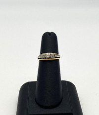 10KT Yellow Gold Two Tone 3 Diamond Stone Engagement Ring $900