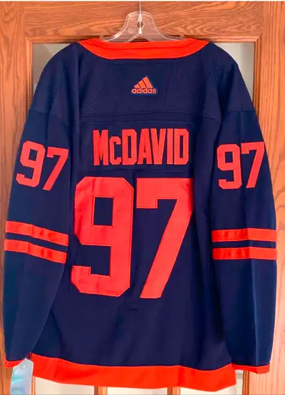 Connor Mcdavid Edmonton Oilers Jersey. Navy. Never worn, Brand New. Mens Small, Large or XL size . N...