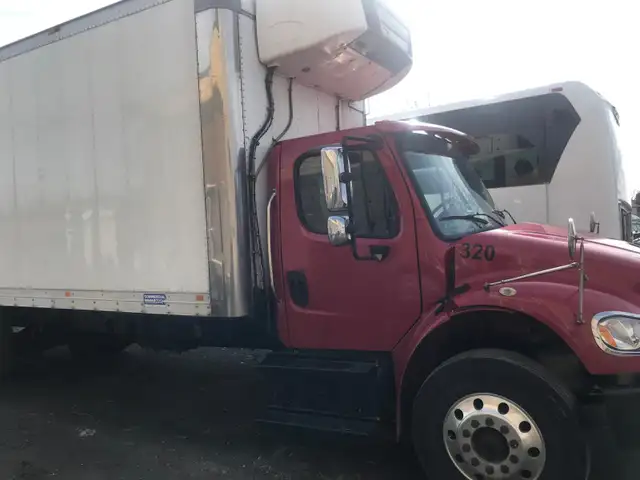 2016 FREIGHLINER M2 Reefer Truck M2 10662863707297666120