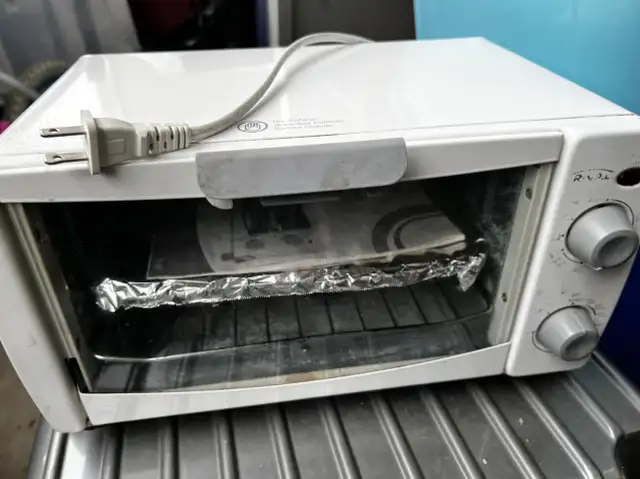 Rival Toaster Oven - TO-821 Model in Other in City of Toronto - Image 3