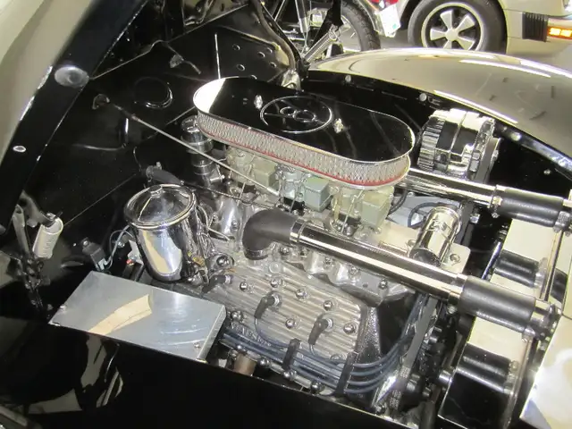 1940 Ford Deluxe Coupe with Columbia Overdrive in Classic Cars in Penticton - Image 10