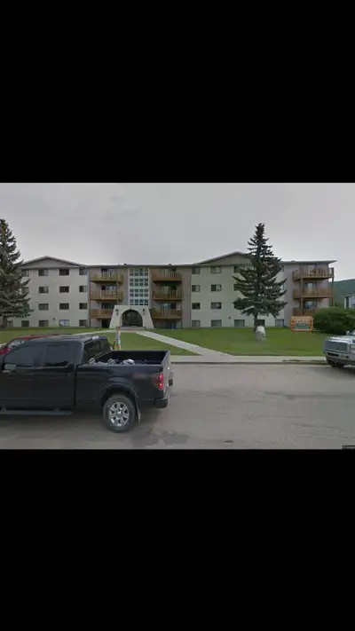 1 bedroom + Den/ 1 bathroom Condo for Rent