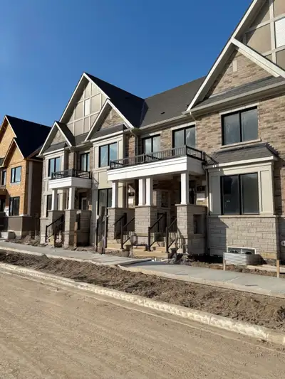 Location - Bovaird Dr/Mississauga Rd - 5 minutes to Mount Pleasant GO Station - 5 minutes to Walmart...
