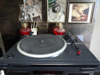 old Kenwood turntable  very good working condition