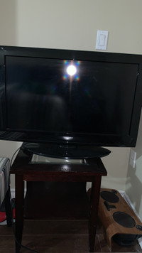 32 Inch Toshiba  TV including 2 HDMI + USB + PC connection