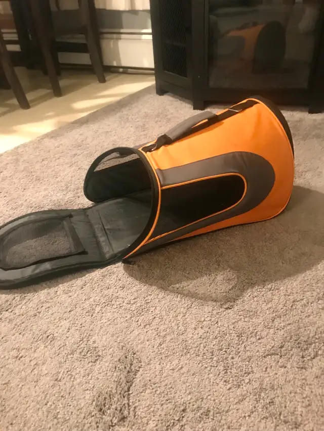 Pet Carrier (small) in Accessories in North Shore - Image 2