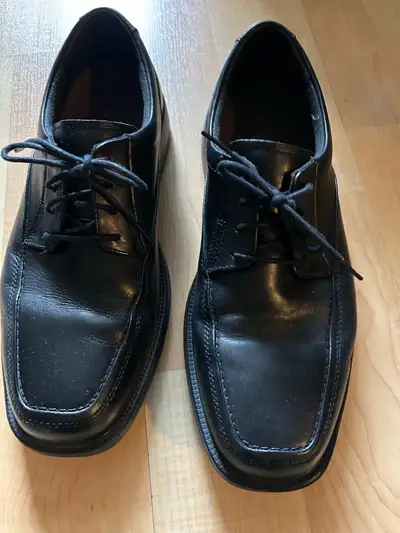 Mens dress shoes $40 size 8 1/2, View more