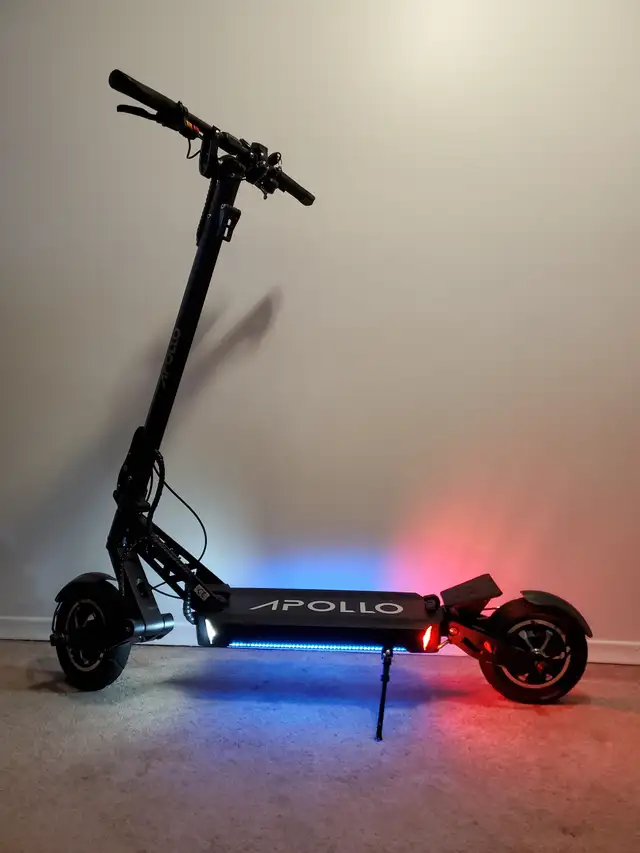 Apollo Ghost electric scooter in eBike in London - Image 4