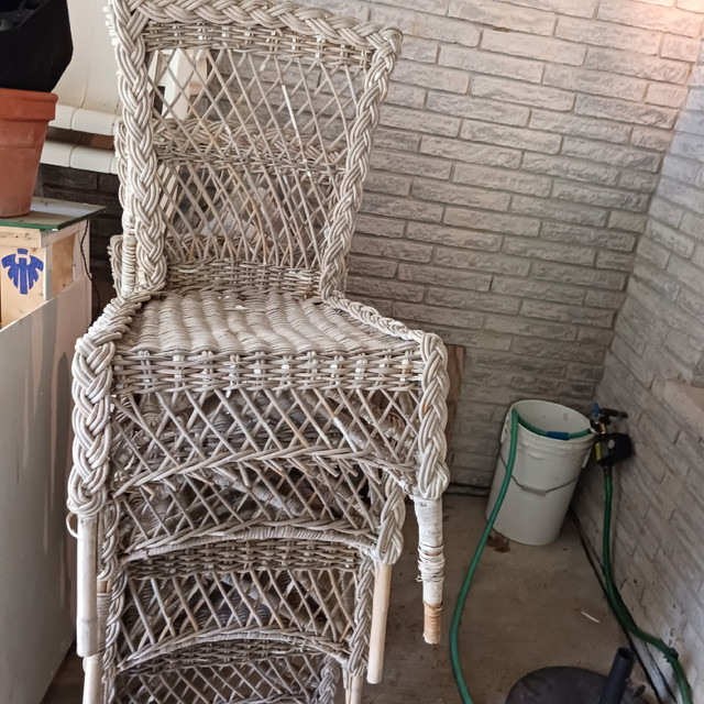 White wicker chairs in Chairs & Recliners in Mississauga / Peel Region - Image 2