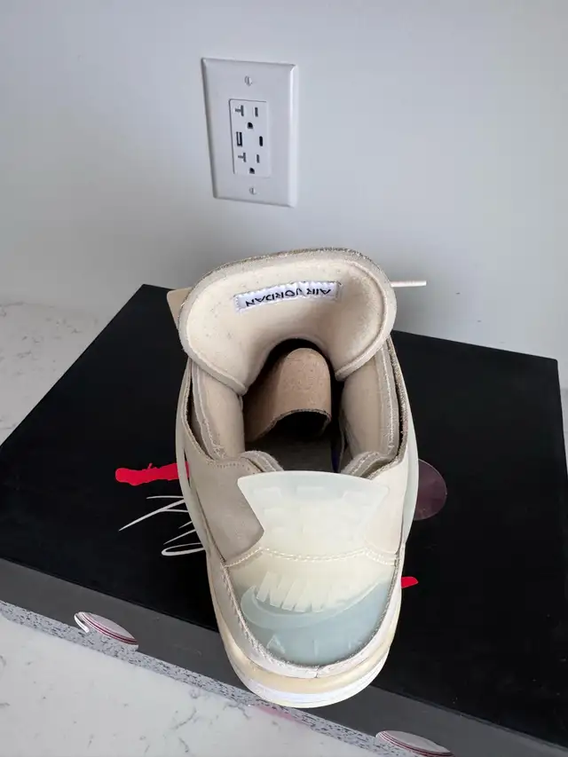 Nike Jordan 4 off white Virgil Abloh size 10.5 mens in Men's Shoes in Mississauga / Peel Region - Image 5