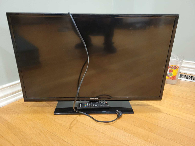 Samsung 32inch HDTV in TVs in Ottawa