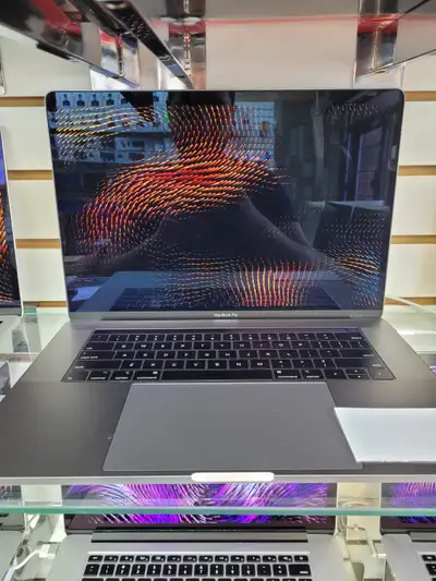 MacBook Pro 2019 TouchBar 16gb memoire et 500gb disck, View more