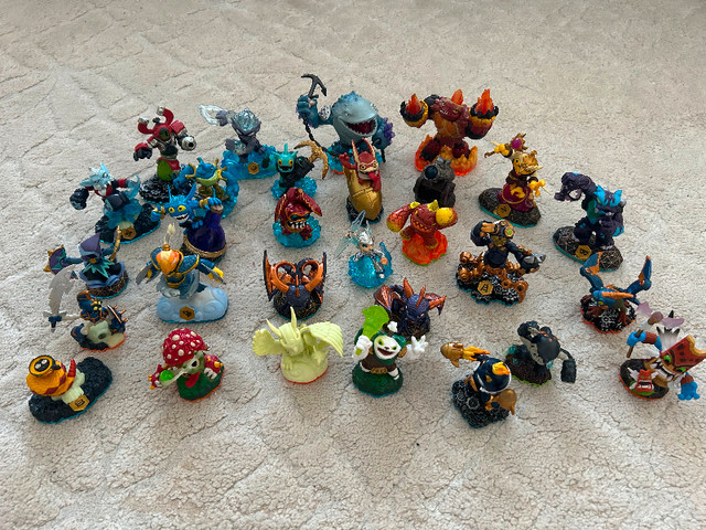 Skylanders set 29 pieces dans Jouets et jeux  à Laval/Rive Nord - Image 2