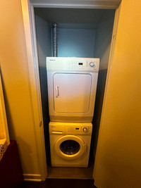 Selling Samsung washer and dryer combo (wf-j1254))