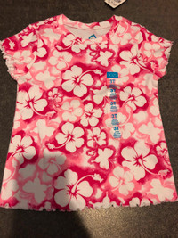 Brand new Pink and White Hibiscus girls t-shirt - NWT 3T