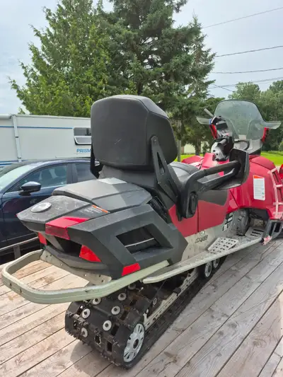 Good running engine, electric start is good. hand/thumb warmers good, reverse not working. Needs a l...