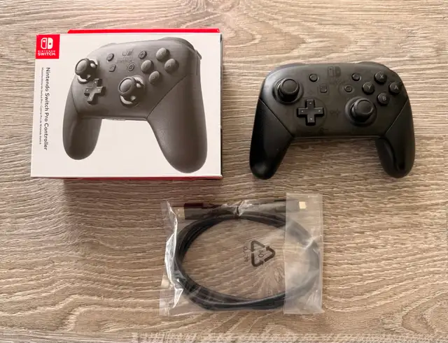 Nintendo Switch Pro Controller446935847100098560