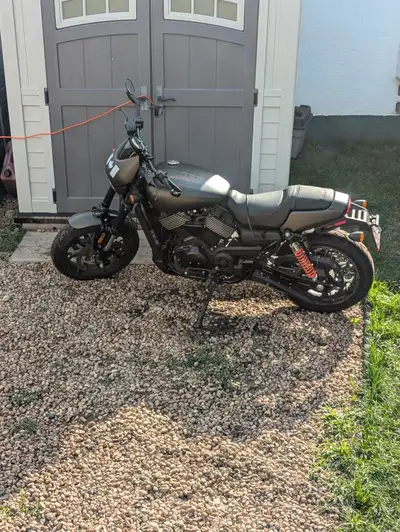 Im selling my 2020 Harley Street 750x, Its a good bike but over the years i have time to ride it fro...