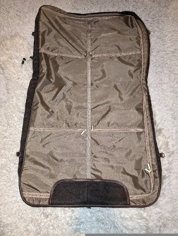 Jaguar Men's Leather Suit Luggage in Men's in Mississauga / Peel Region - Image 4