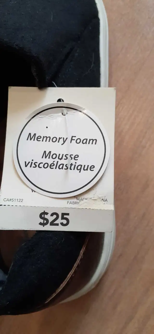 men's shoes, with memory Foam,size 9 in Men's Shoes in City of Toronto - Image 3