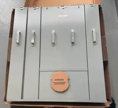 Brand new Siemens 400 Amp Meter/Main Combination Panel — only opened for inspection. Perfect for res...
