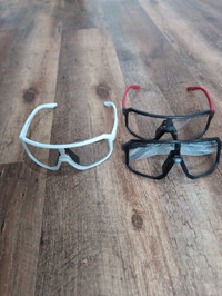 Cycling glasses..  Mountain OR road.   Photocromic lenses, 