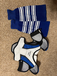 Hockey Gear Youth large U-9 Chest Protector and socks