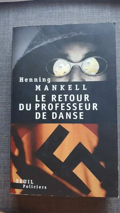 Livre policier Le retour du professeur de danse Henning Mankell Livre broché Prix 8$ négociable à l'...