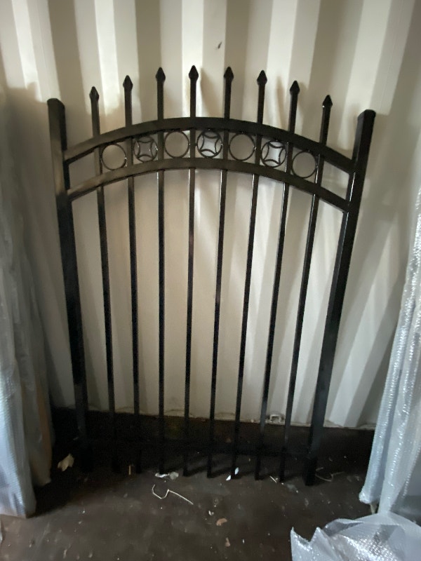 Iron fence on sale Decks & Fences Ottawa Kijiji