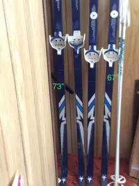 Skis de fond et poles, 60$ chaque ensemble