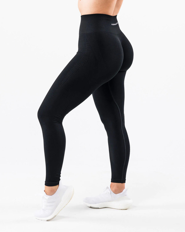 ALPHALETE AMPLIFY CONTOUR LEGGING in Women's - Bottoms in Kitchener / Waterloo