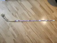Baton de hockey SHER-WOOD 9950 Signer par Stépane Richer 44