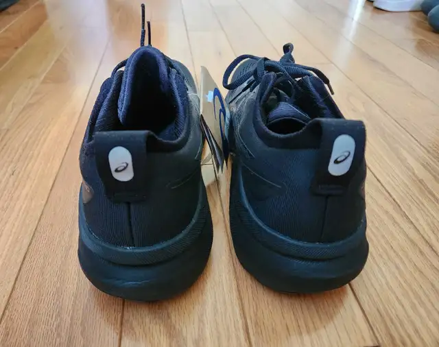 BNWT Asics gel kayano 31, Triple black, men's size 9.5 in Men's Shoes in Markham / York Region - Image 5