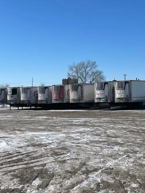 We have 20 bobtail spots available at a secured yard in Mississauga. 6 km to Dixie 401. 3 km to Dixi...