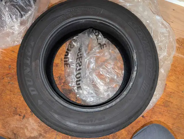 Good conditioned Dunlop all seasons tires without rims for sales in Tires & Rims in Mississauga / Peel Region - Image 3