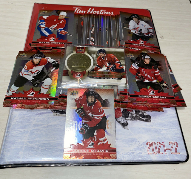 Tim Hortons 2021-22 NHL Hockey Cards Set Team Canada dans Art et objets de collection  à Laval/Rive Nord