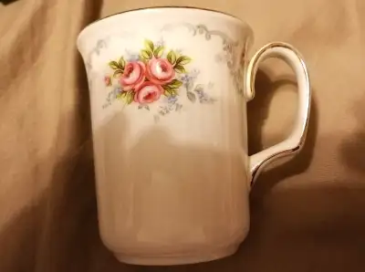 VINTAGE ROYAL ALBERT BONE CHINA TRANQUILLITY MUG ENGLAND, View more
