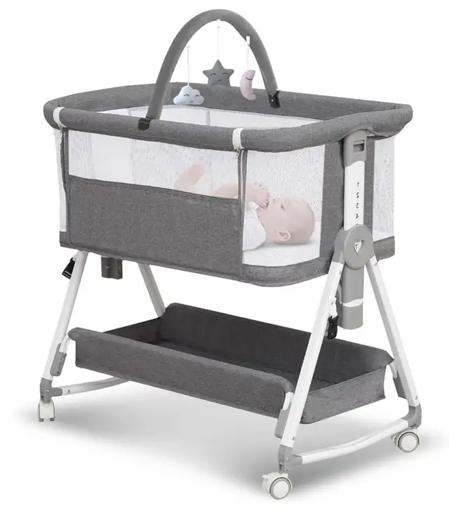 Landau pour bébé / baby bassinet in Kids in City of Montréal - Image 2