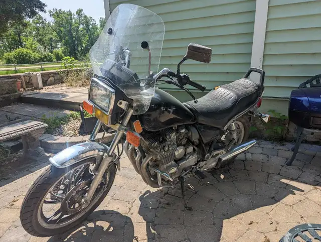 1982 Yamaha XJ750 Maxim in Street, Cruisers & Choppers in Winnipeg - Image 4